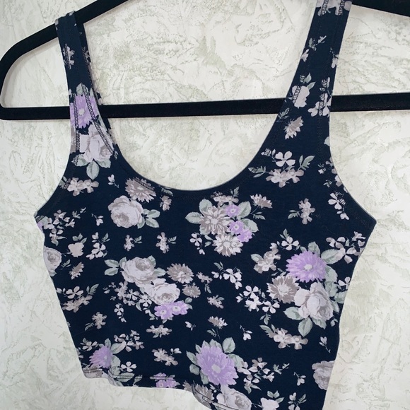 Abercrombie & Fitch Floral Crop Top - Picture 2 of 4
